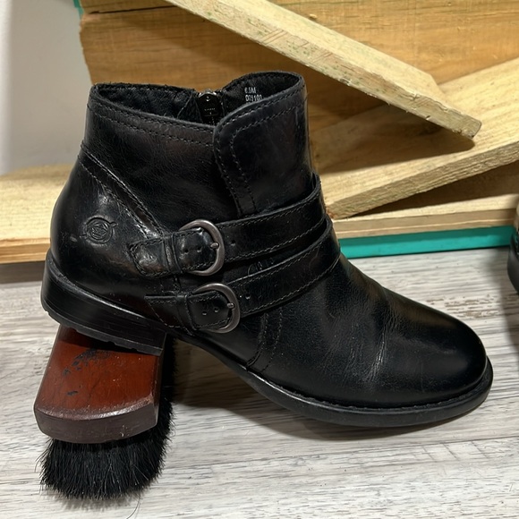 BORN Womens 6.5 M Pirlo Ankle Booties Black Leather Buckle D76103  Boots - Picture 2 of 9